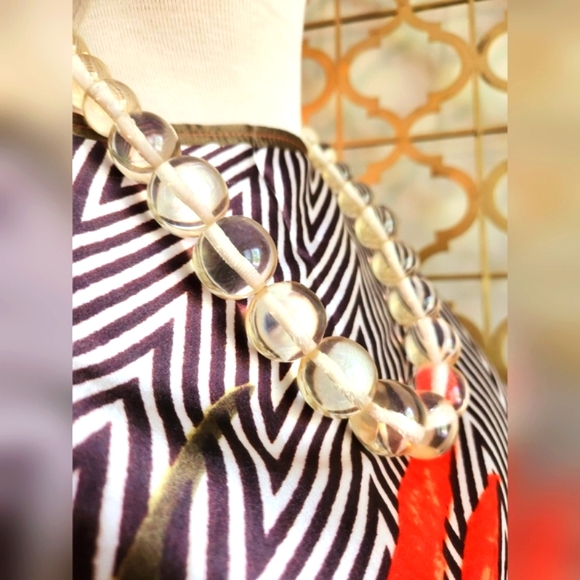 Chunky Acrylic Statement Necklace w/Screw Clasp - Rounds - Picture 6 of 15